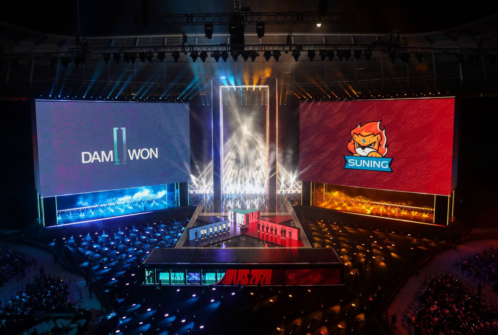 6000餘名觀眾現場觀賽 英雄聯盟全球總決賽SN以1：3惜敗DWG。（新華社）