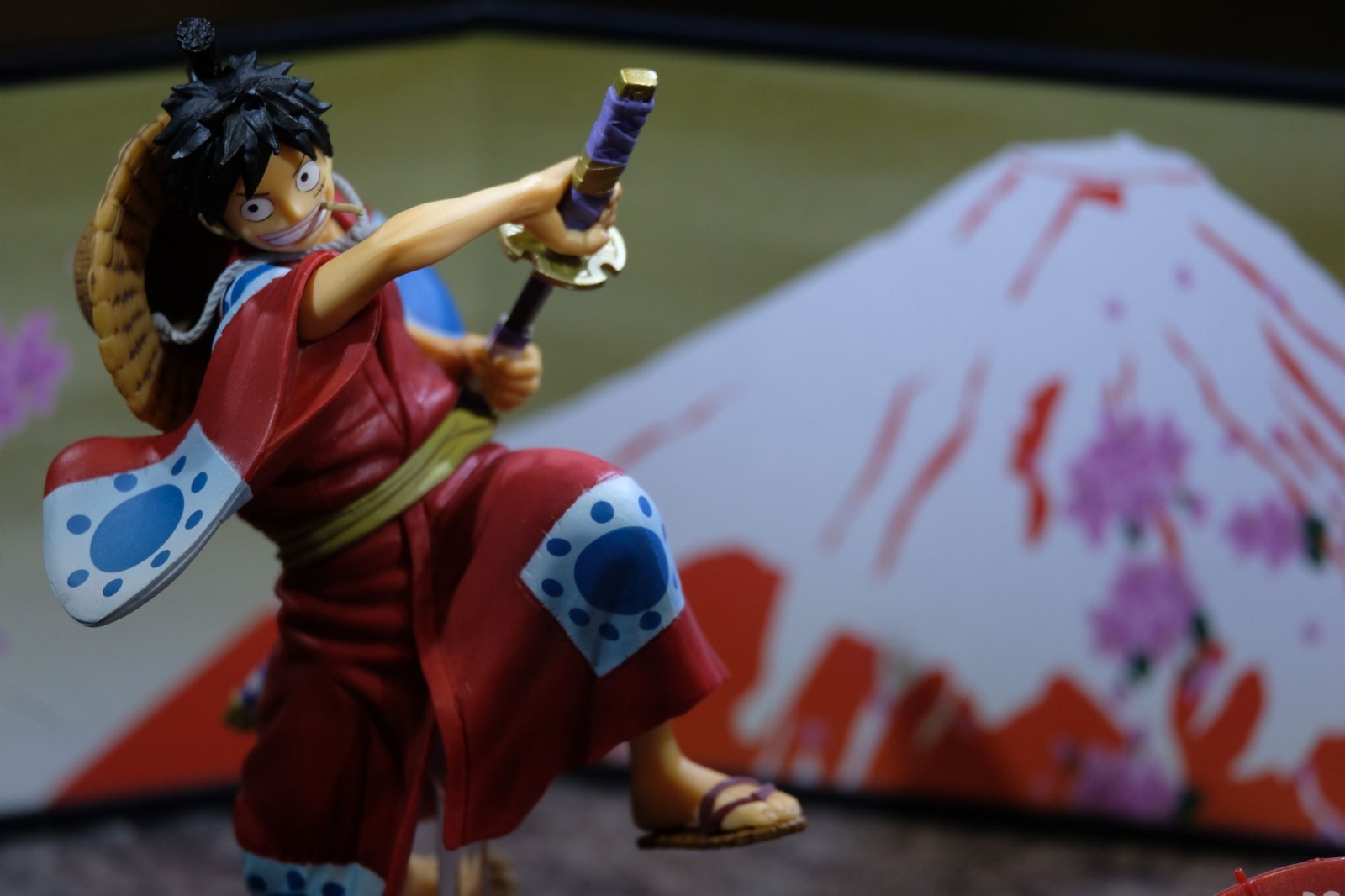 粉絲可步入日式小巷,欣賞一系列率先曝光的《One Piece》和之國篇章造型Figuarts ZERO Figure. 粉絲可步入日式小巷,欣賞一系列率先曝光的《One Piece》和之國篇章造型Figuarts ZERO Figure.