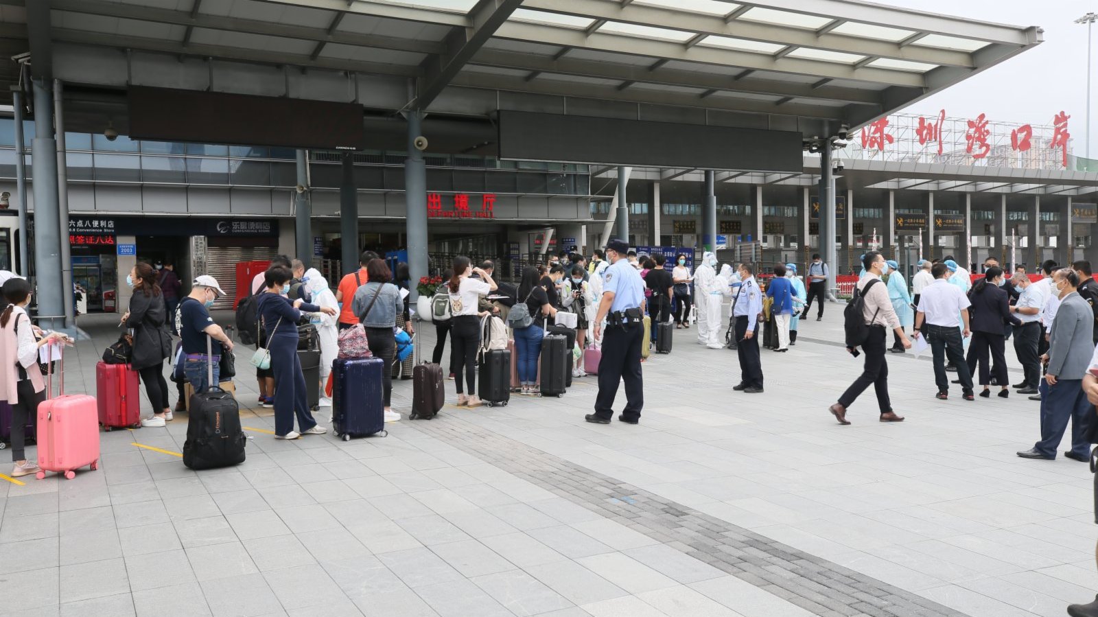 「回港易」首日:豁免名額基本約滿 深圳灣口岸通關有序 - 兩岸 - 香港文匯網