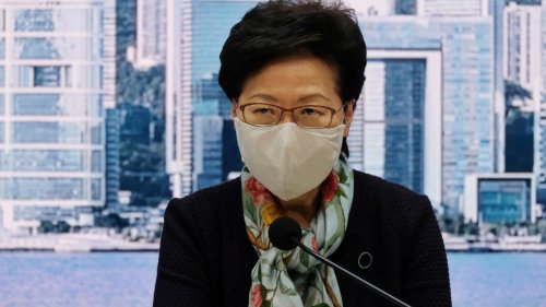 林鄭:普通科門診派樽加碼至日派8000包 擬港鐵站派樽 林鄭:普通科門診派樽加碼至日派8000包 擬港鐵站派樽