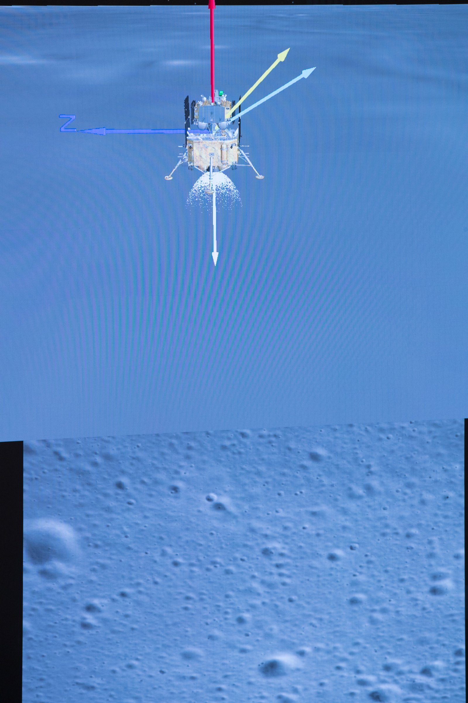 12月2日，在北京航天飛行控制中心拍攝的落月後的嫦娥五號探測器。
