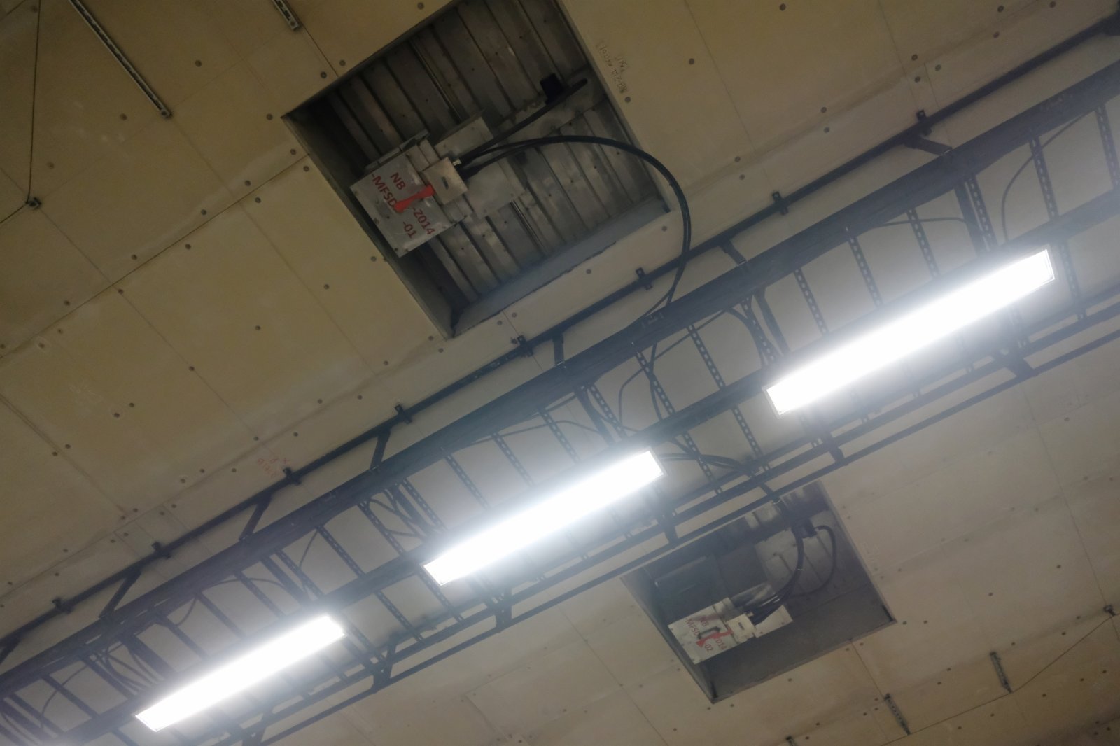 屯門─赤鱲角隧道是連接屯門南和港珠澳大橋香港口岸人工島的海底行車隧道。通車後,新界西北居民可經屯門南直到大嶼山、港珠澳大橋北上,為香港國際機場和大嶼山整個區域提供快捷、方便的通道。(大公文匯全媒體記者麥鈞傑攝) 屯門─赤鱲角隧道是連接屯門南和港珠澳大橋香港口岸人工島的海底行車隧道。通車後,新界西北居民可經屯門南直到大嶼山、港珠澳大橋北上,為香港國際機場和大嶼山整個區域提供快捷、方便的通道。(大公文匯全媒體記者麥鈞傑攝)