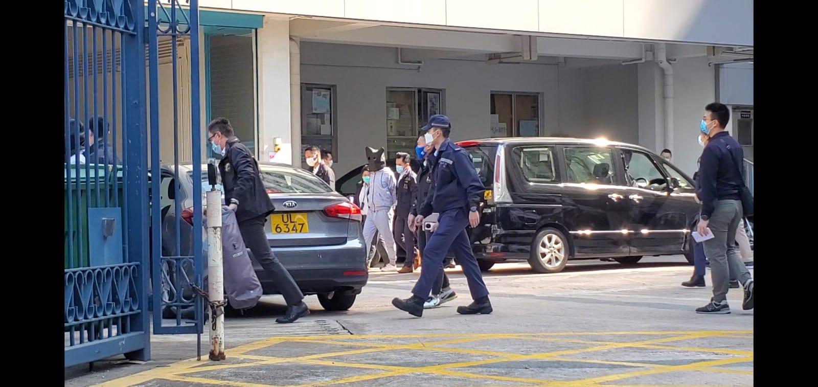 香港警方 两未成年疑犯返港继续受审明日通知法庭 香港 新闻 星岛环球网