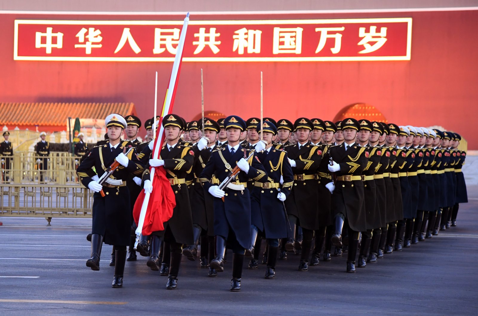天安門廣場舉行元旦升旗儀式。 （中新社）