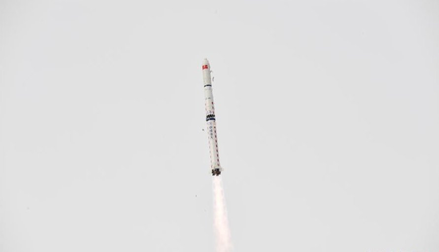 2月24日10時22分，我國在酒泉衛星發射中心用長征四號丙運載火箭，成功將遙感三十一號03組衛星發射升空，衛星進入預定軌道。（新華社）