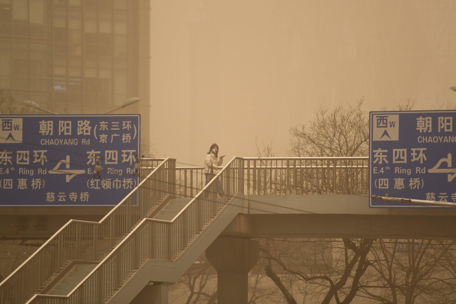 3月15日，北京遭遇沙塵天氣。(新華社）
