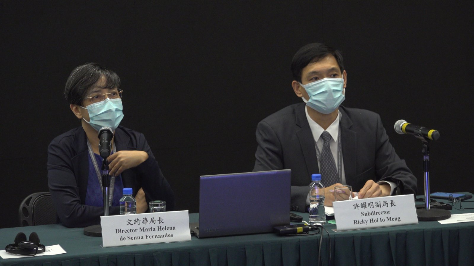 澳門旅遊局局長文琦華、副局長許耀明為媒體介紹博物館詳情（香港文匯網記者 孫銘澤 攝）