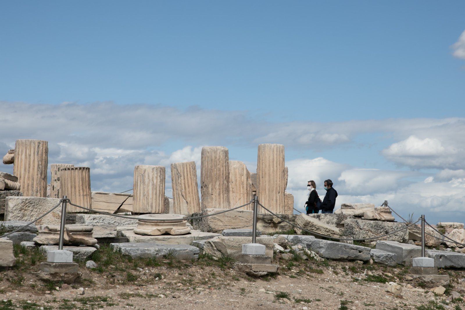 3月22日，遊客遊覽希臘雅典衛城。