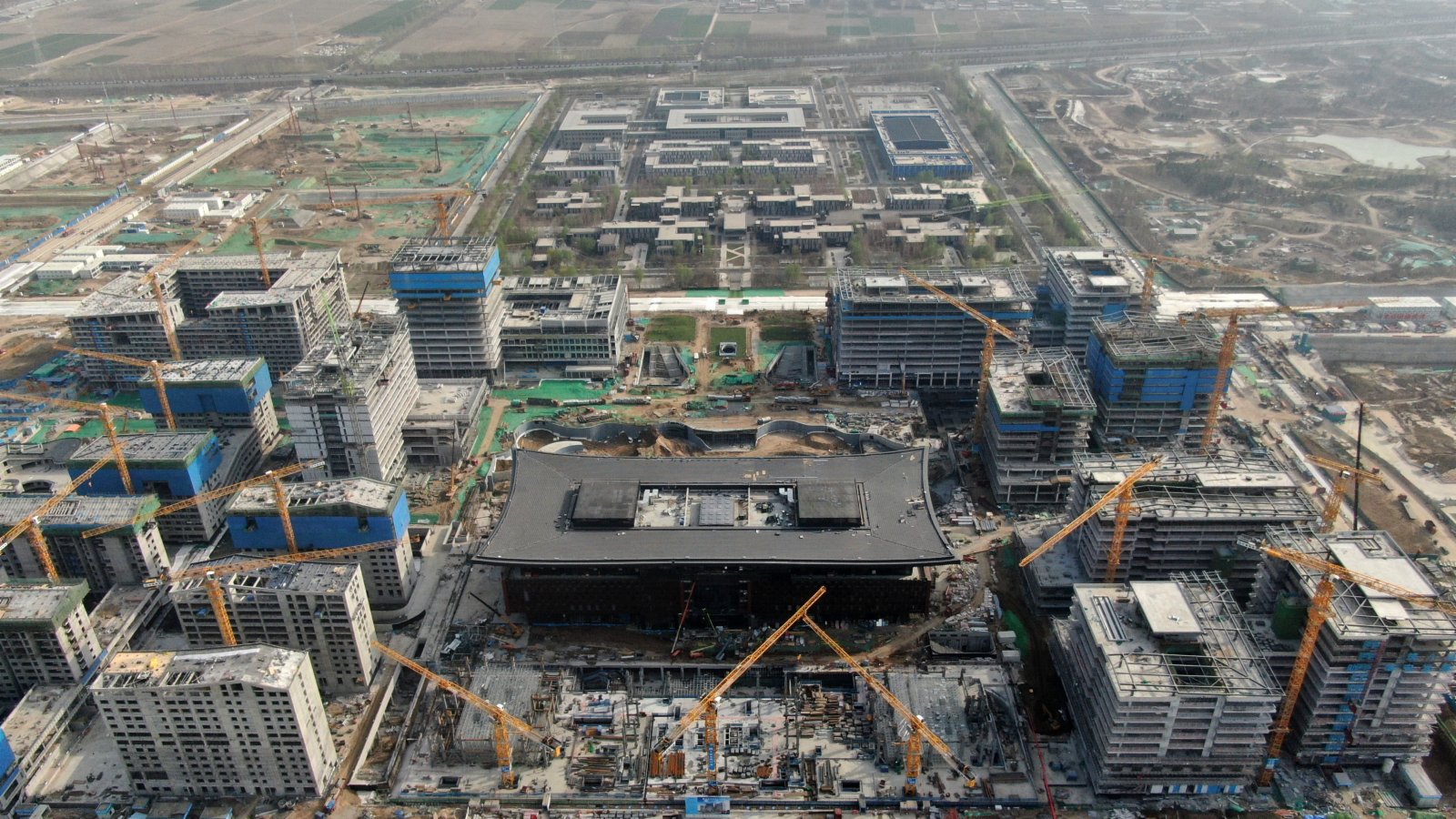 圖為3月31日，航拍雄安新區容東片區雄安商務服務中心項目建設現場。 中新社