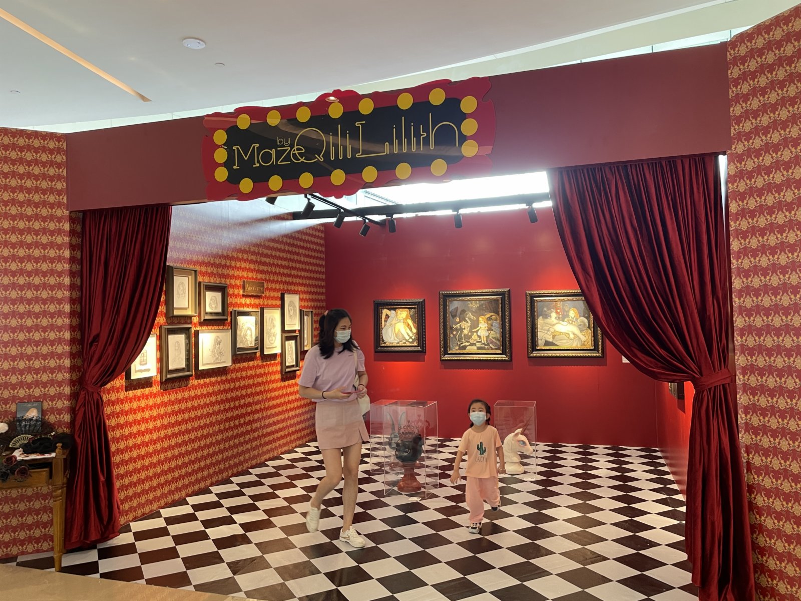 「綺莉莉莉絲的迷宮」藝術展現場。（香港文匯網記者 胡永愛 攝）
