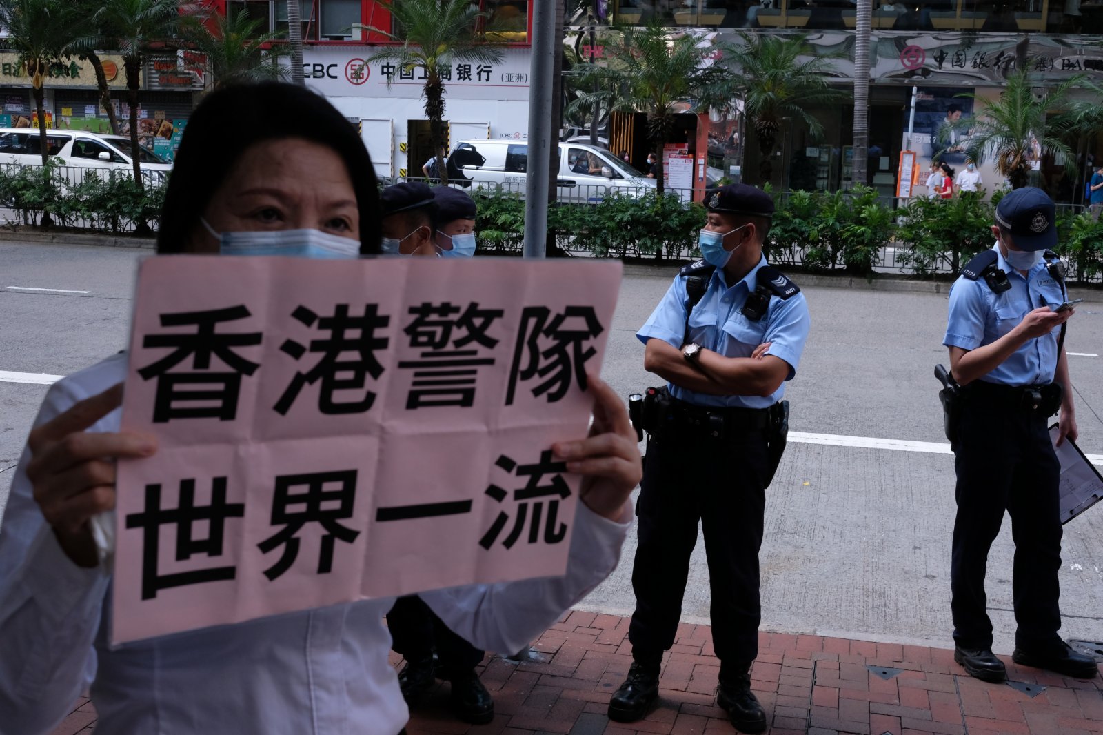 有市民表示，香港警隊從未令市民失望，所以今日特地前來為「一哥」打氣，希望香港能繼續維持良好治安。（大公文匯全媒體記者麥鈞傑攝）