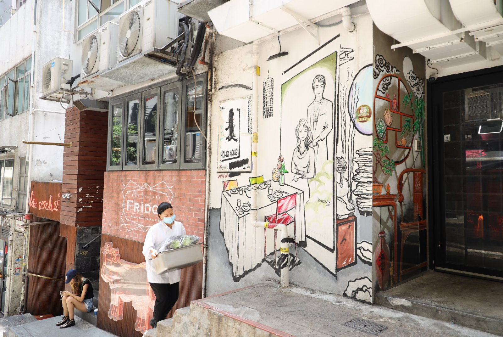 街頭的藝術塗鴉給舊城注入新氣象。（香港中通社）  