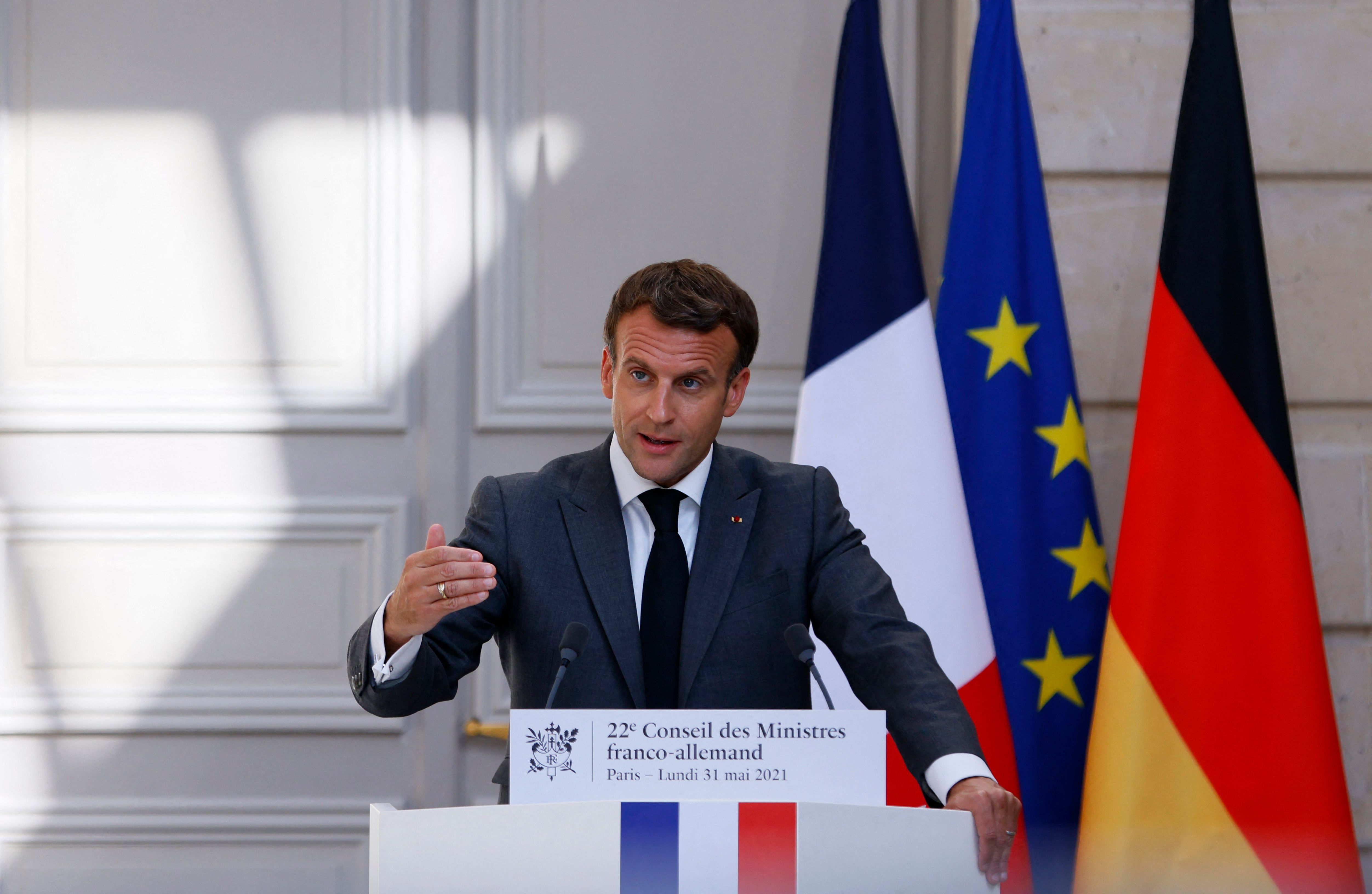 法國總統大選開啟　馬克龍反对于率領先