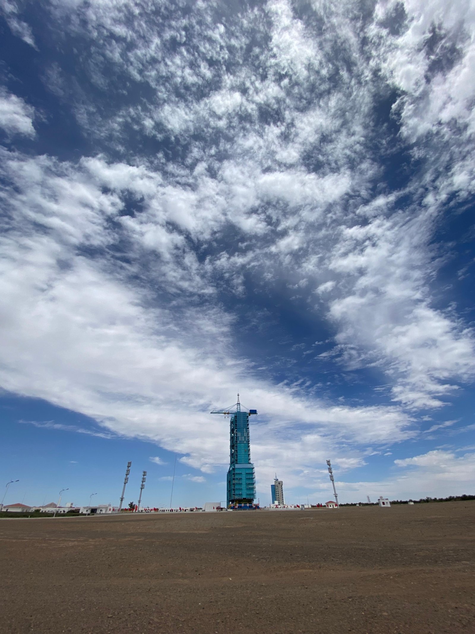16日下午，位於阿拉善盟額濟納旗的酒泉衛星發射中心，晴空萬里。