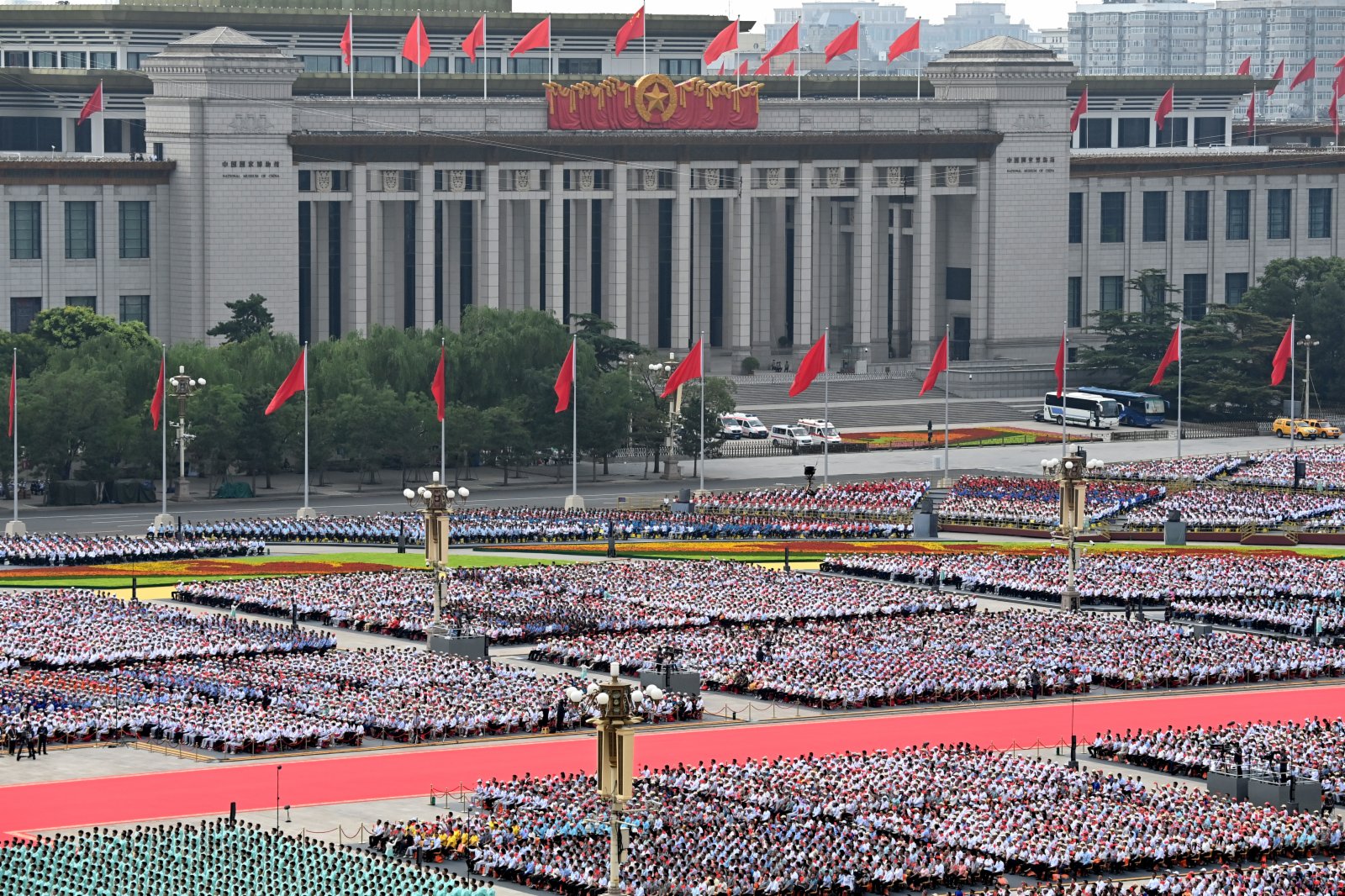 7月1日上午，慶祝中國共產黨成立100周年大會在北京天安門廣場隆重舉行。（新華社）