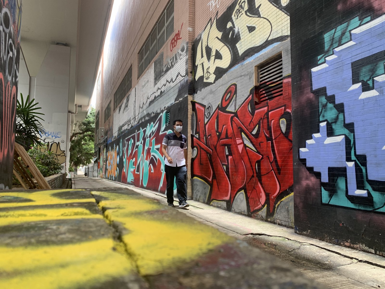 圖為旺角聯運道後巷,充滿外國風格的塗鴉。 圖為旺角聯運道後巷,充滿外國風格的塗鴉。