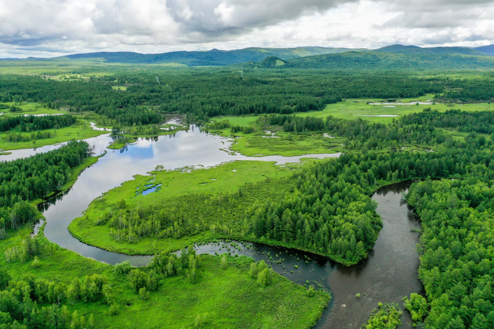 阿爾山國家森林公園內的三潭峽風光。（新華社）