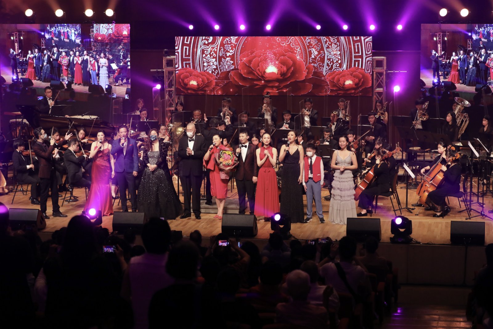 最後所有表演嘉賓與觀眾一同合唱《生日快樂變奏曲》。