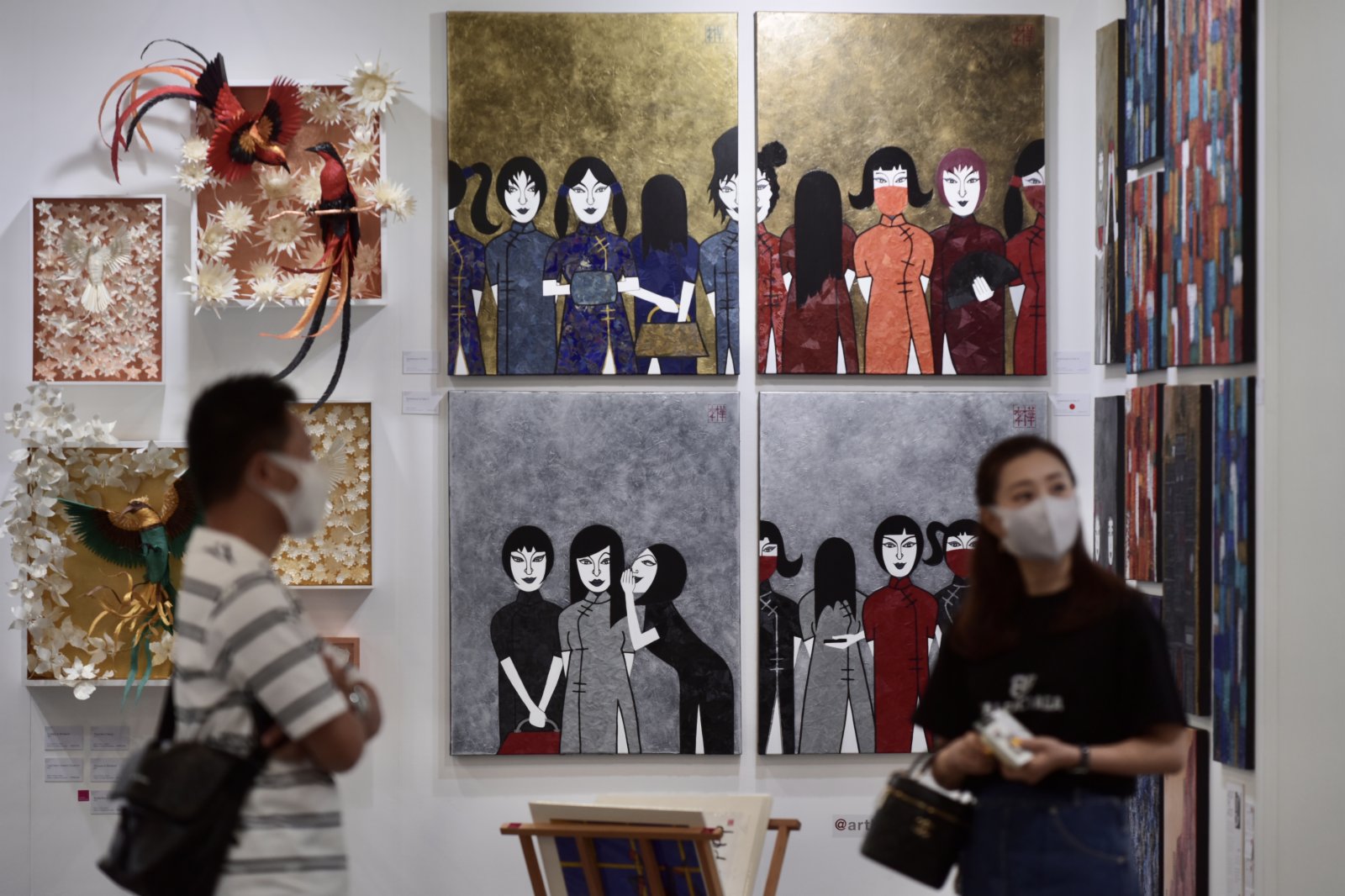 圖為入場人士參觀展覽。(中新社) 圖為入場人士參觀展覽。(中新社)