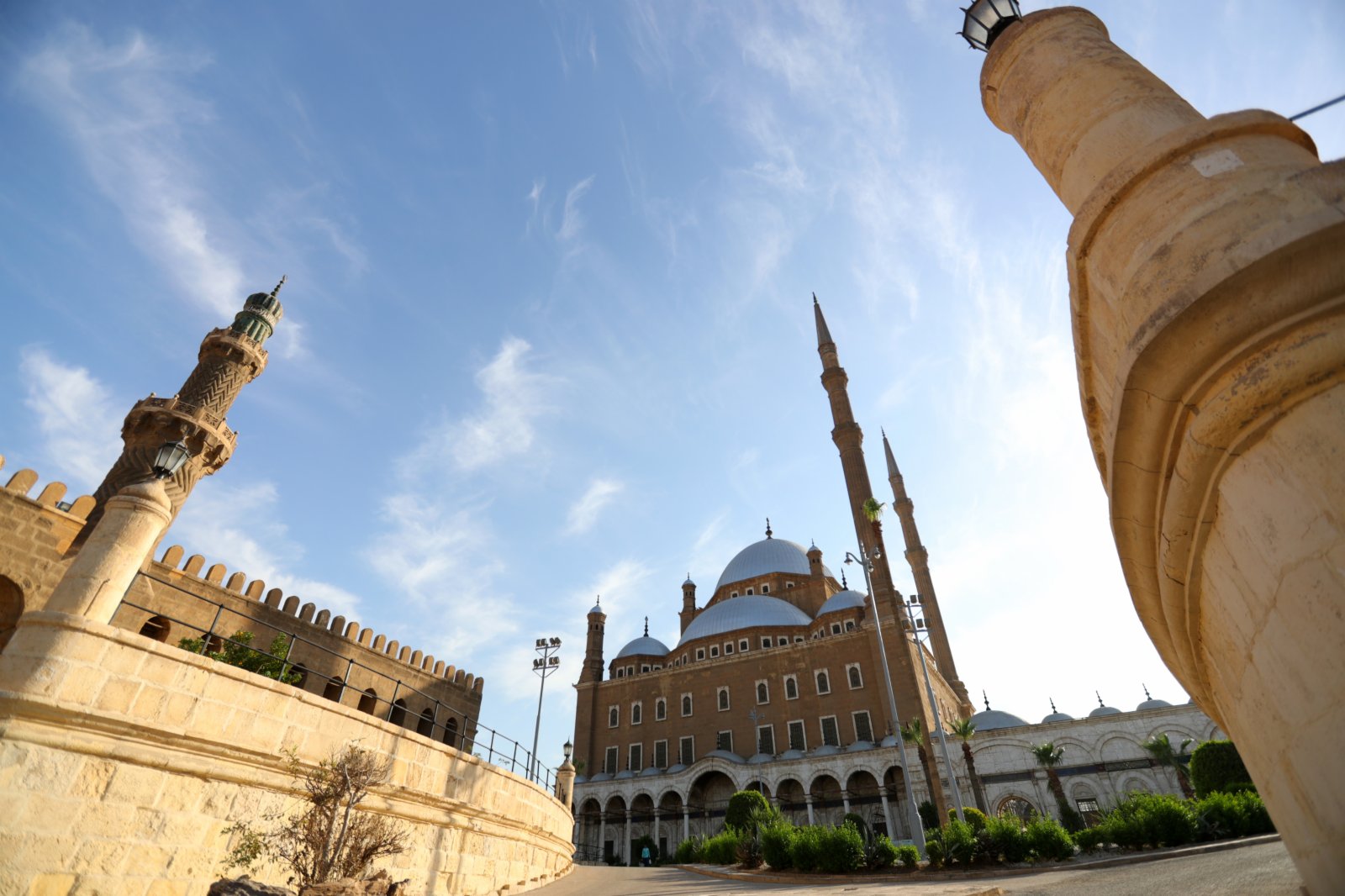 這是10月14日在埃及首都開羅的薩拉丁城堡內拍攝的穆罕默德·阿里清真寺。（新華社）