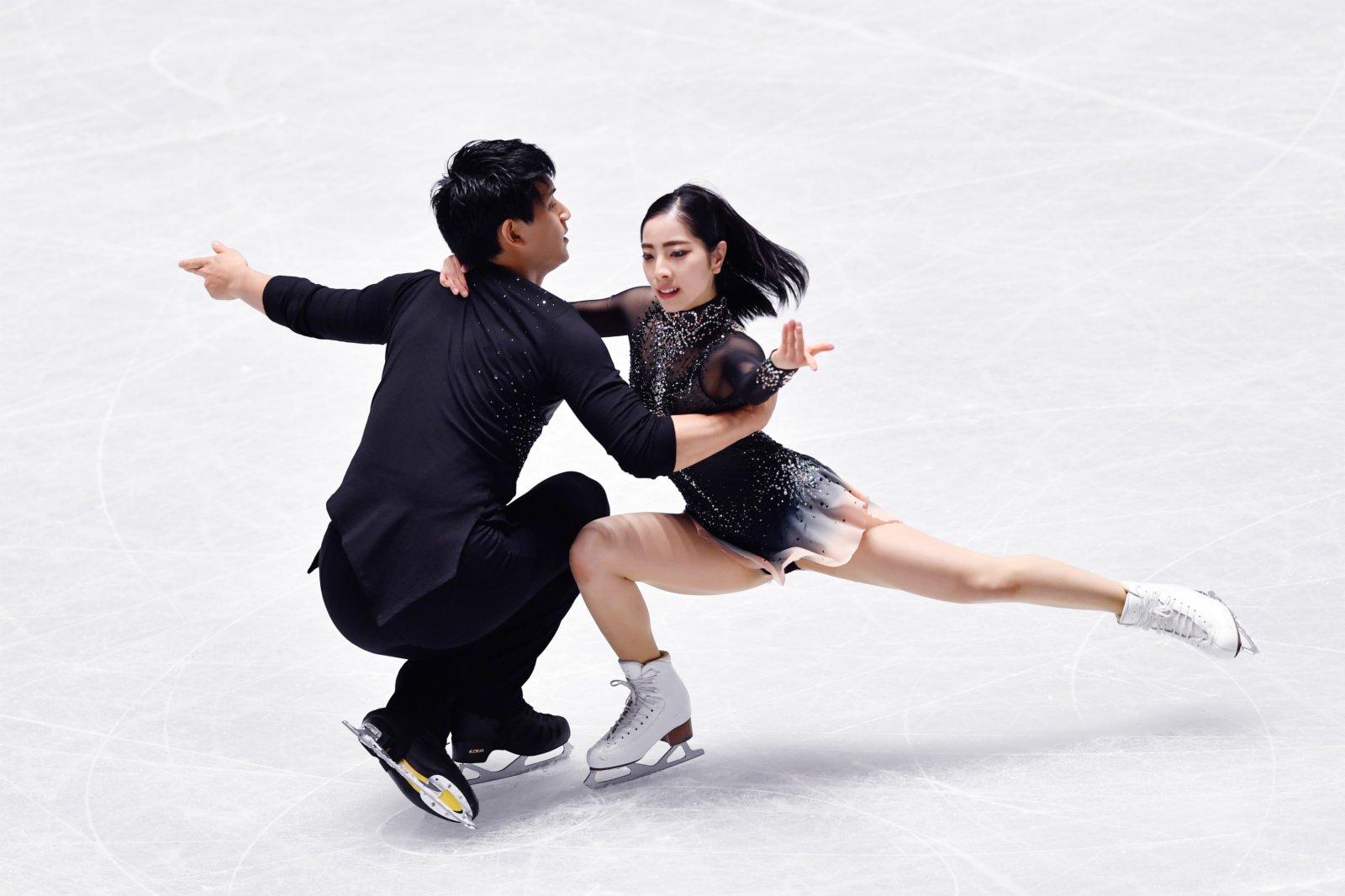 日本組合三浦璃來/木原龍一以209.42分的總成績獲得季軍。圖為他們比賽中。（新華社）