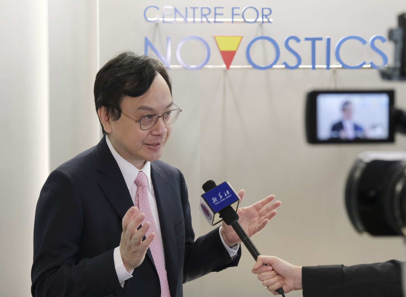 12月1日，在香港中文大學，創新診斷科技中心領頭人、中大醫學院盧煜明教授接受新華社記者專訪。（新華社）
