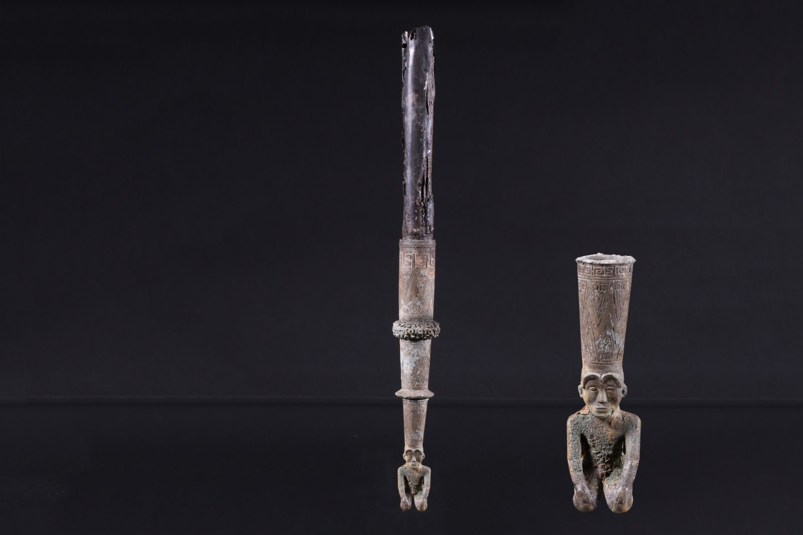 圖為江西樟樹國字山墓葬中出土的青銅跪坐人鐓。（中新社）