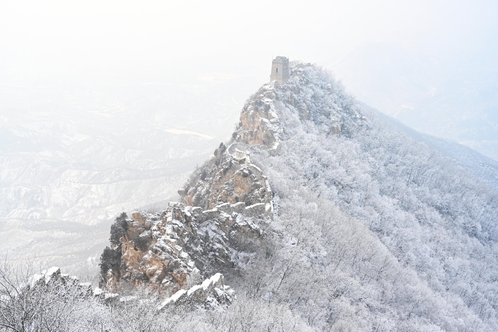 這是1月22日拍攝的長城仙女樓雪景。（新華社）