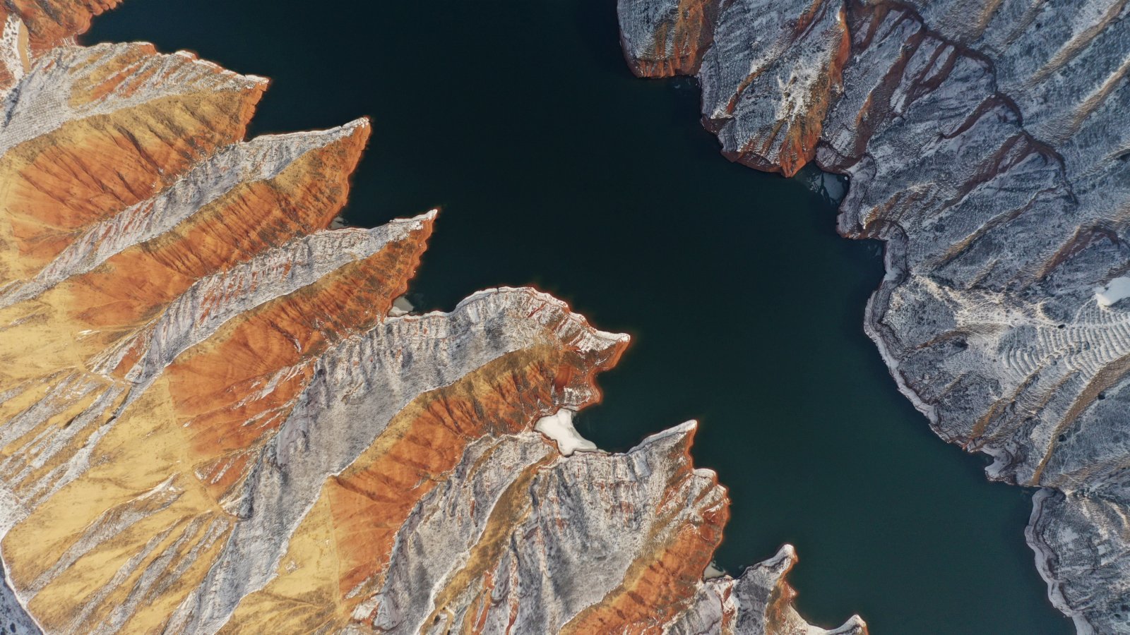 2月7日拍攝的甘肅省東鄉族自治縣雪景。