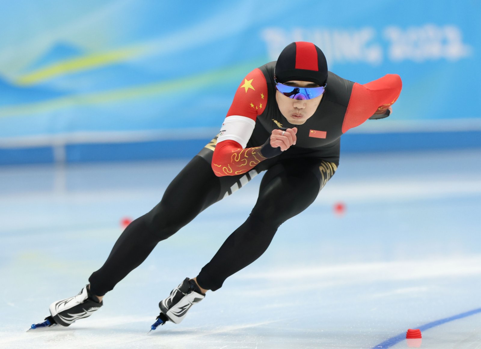 中國選手高亭宇以破奧運會紀錄的佳績奪得冠軍。