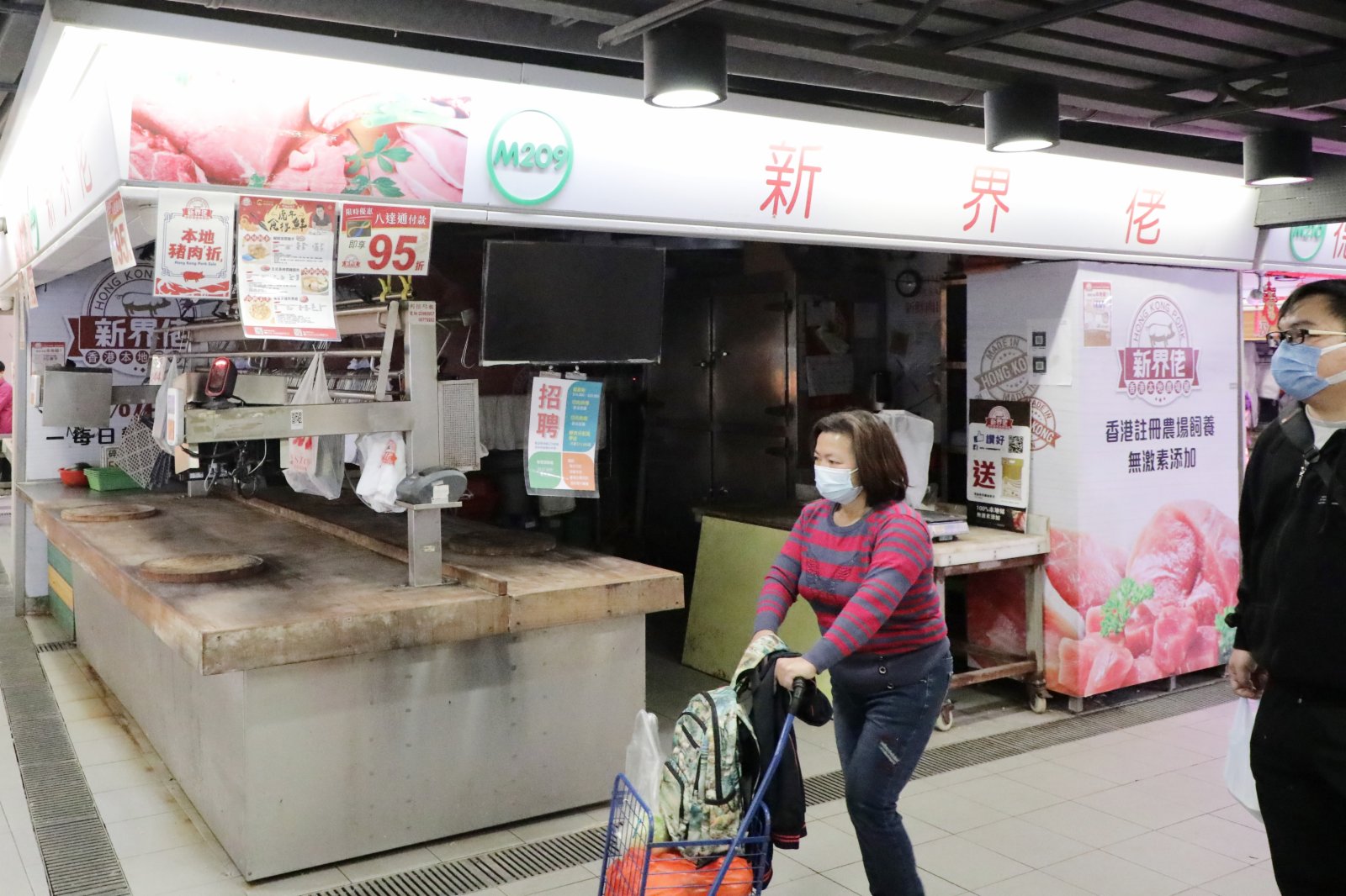 上水屠房繼續停運進行清潔消毒，為重新運作做準備。（中新社）