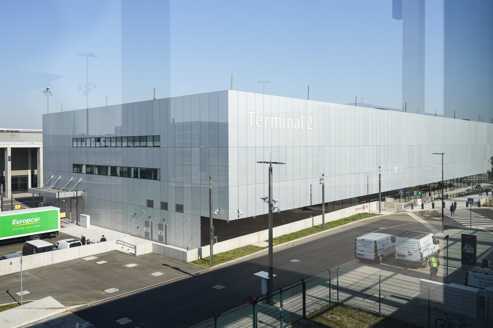 這是3月23日在德國首都柏林南郊拍攝的柏林-勃蘭登堡機場2號航站樓外景。（新華社）