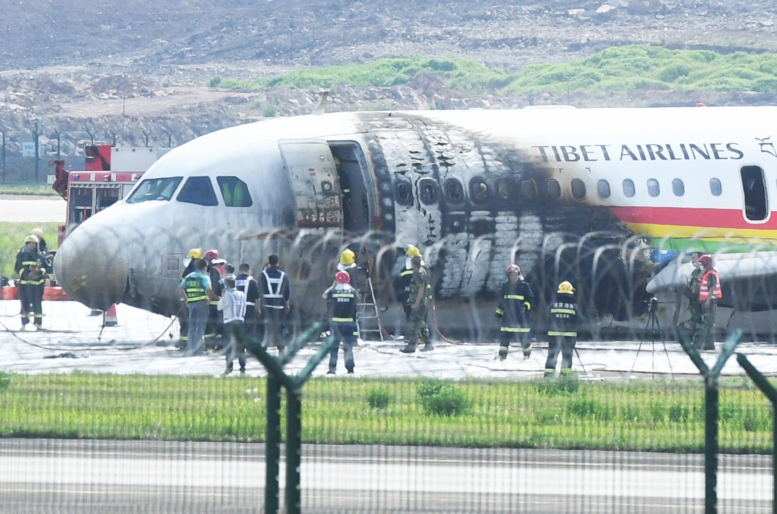 圖為重慶江北國際機場事故處置現場。 （中新社）