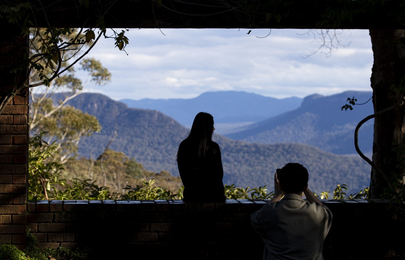5月14日，遊客在澳大利亞悉尼西部的藍山國家公園拍照留念。（新華社）