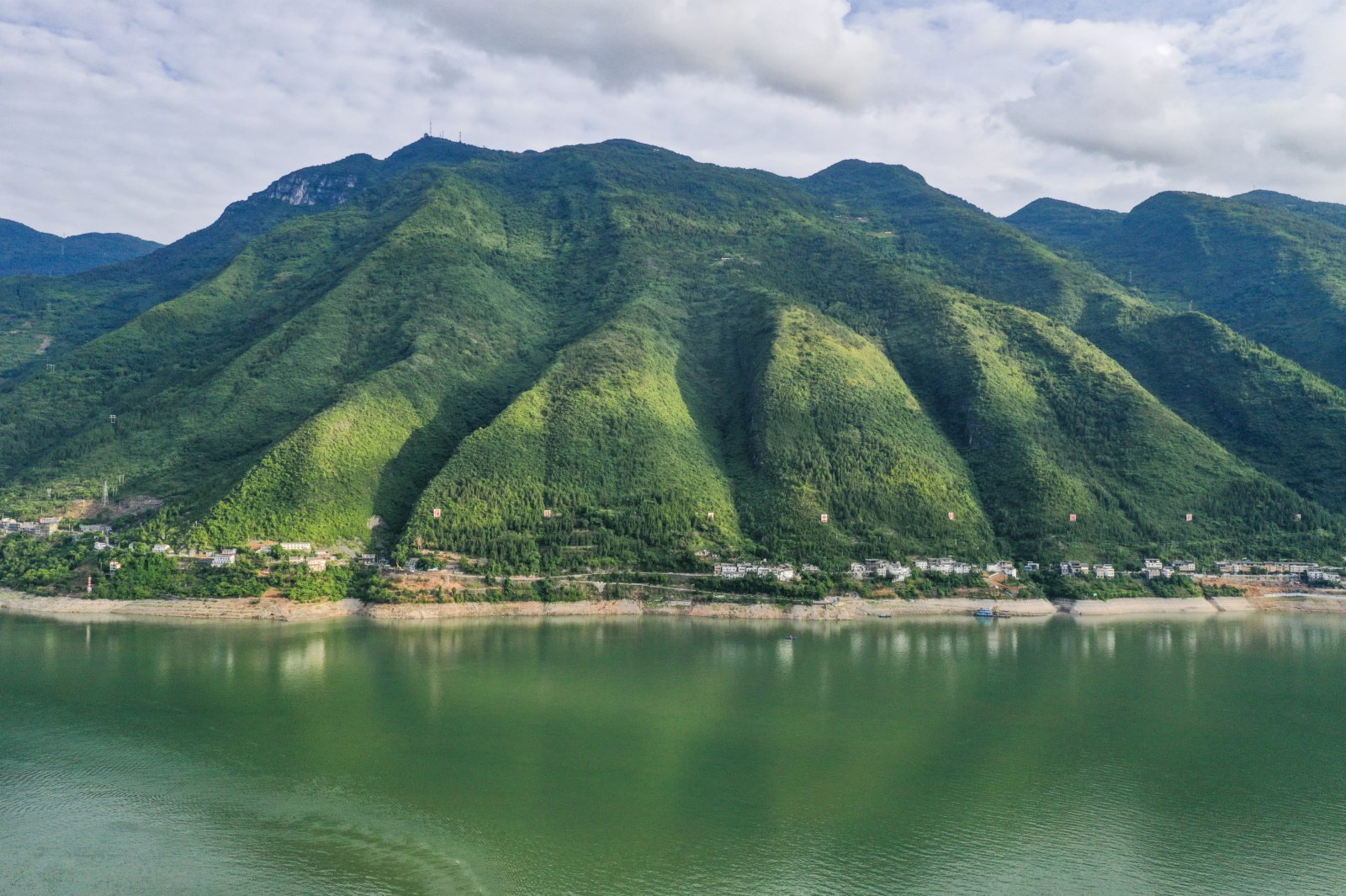 這是5月19日拍攝的長江巫山段景象（無人機照片）。