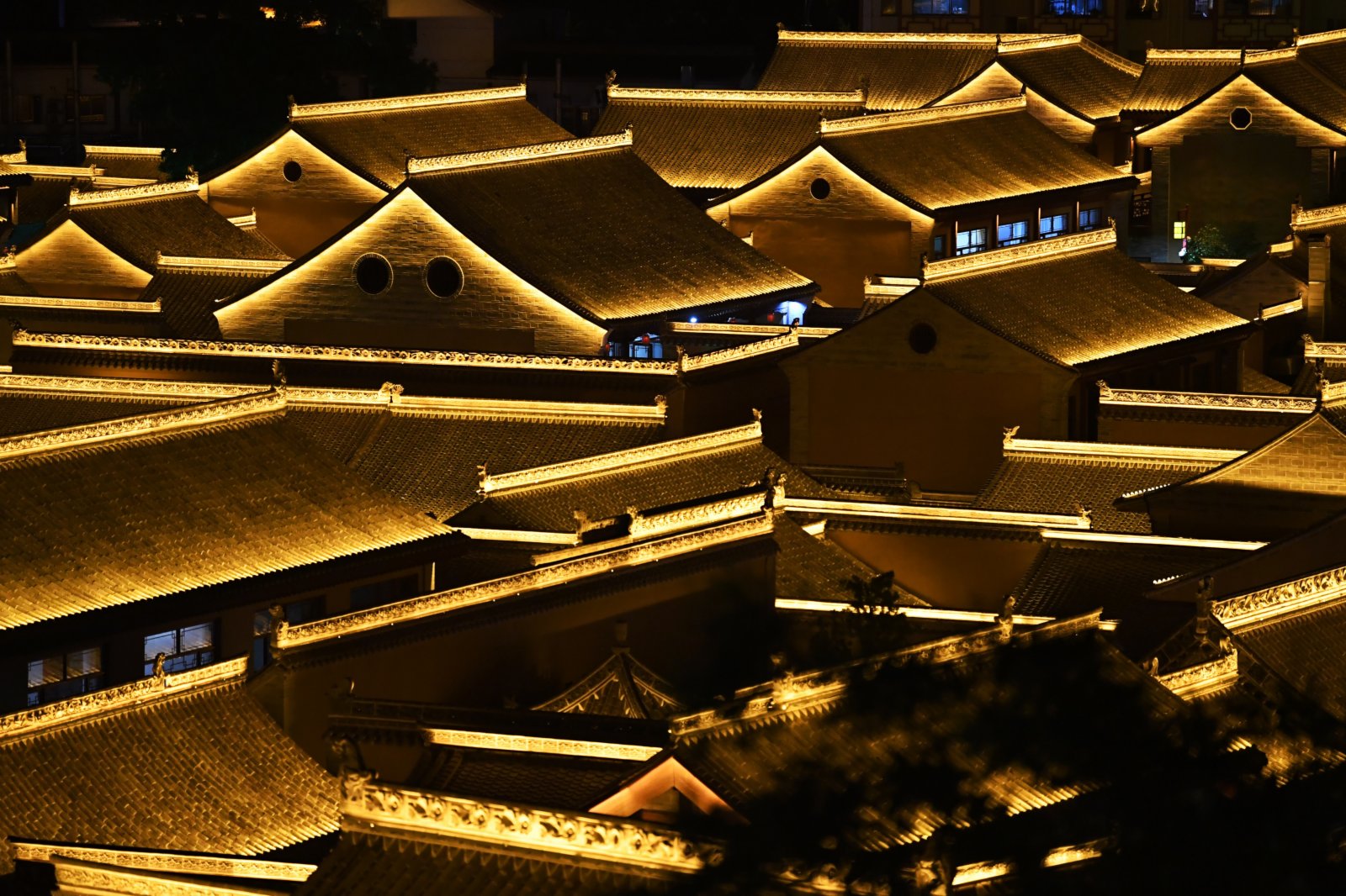 天水古城夜景。（新華社）