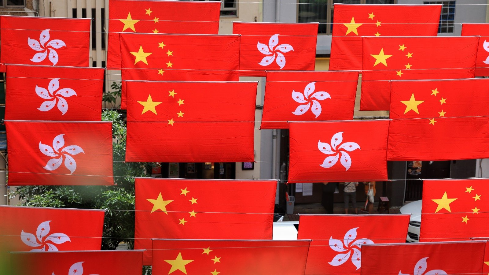陳帆：四個公屋設旗桿供懸掛國旗區旗 - 香港 - 香港文匯網