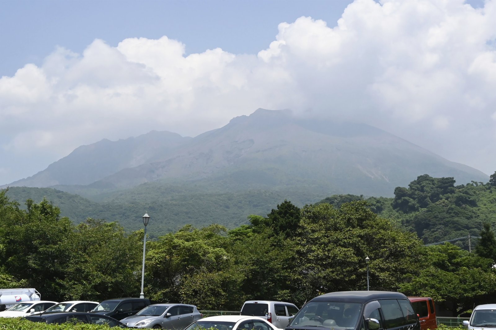 位於日本鹿兒島的櫻島火山發生大型噴發，暫無人員傷亡。（美聯社）