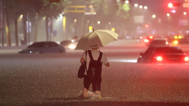 韓國首爾遭遇特大暴雨　每小時降雨量達有記錄以來最高值
