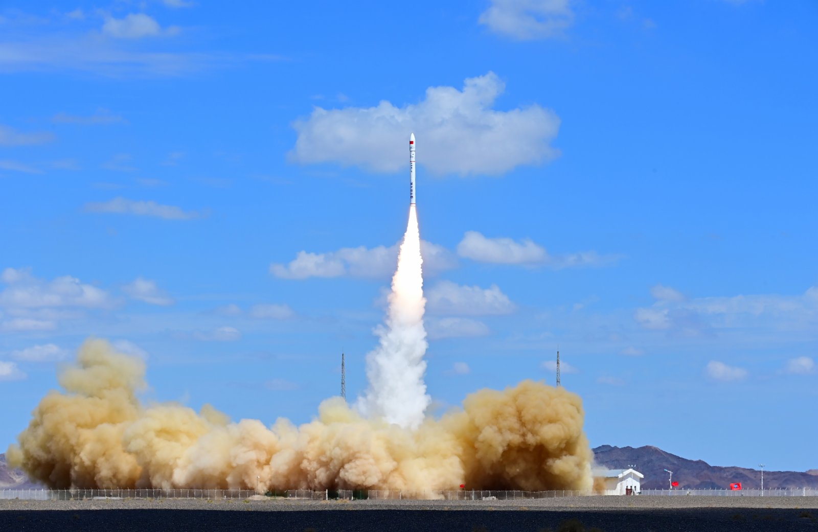穀神星一號遙三運載火箭發射成功。