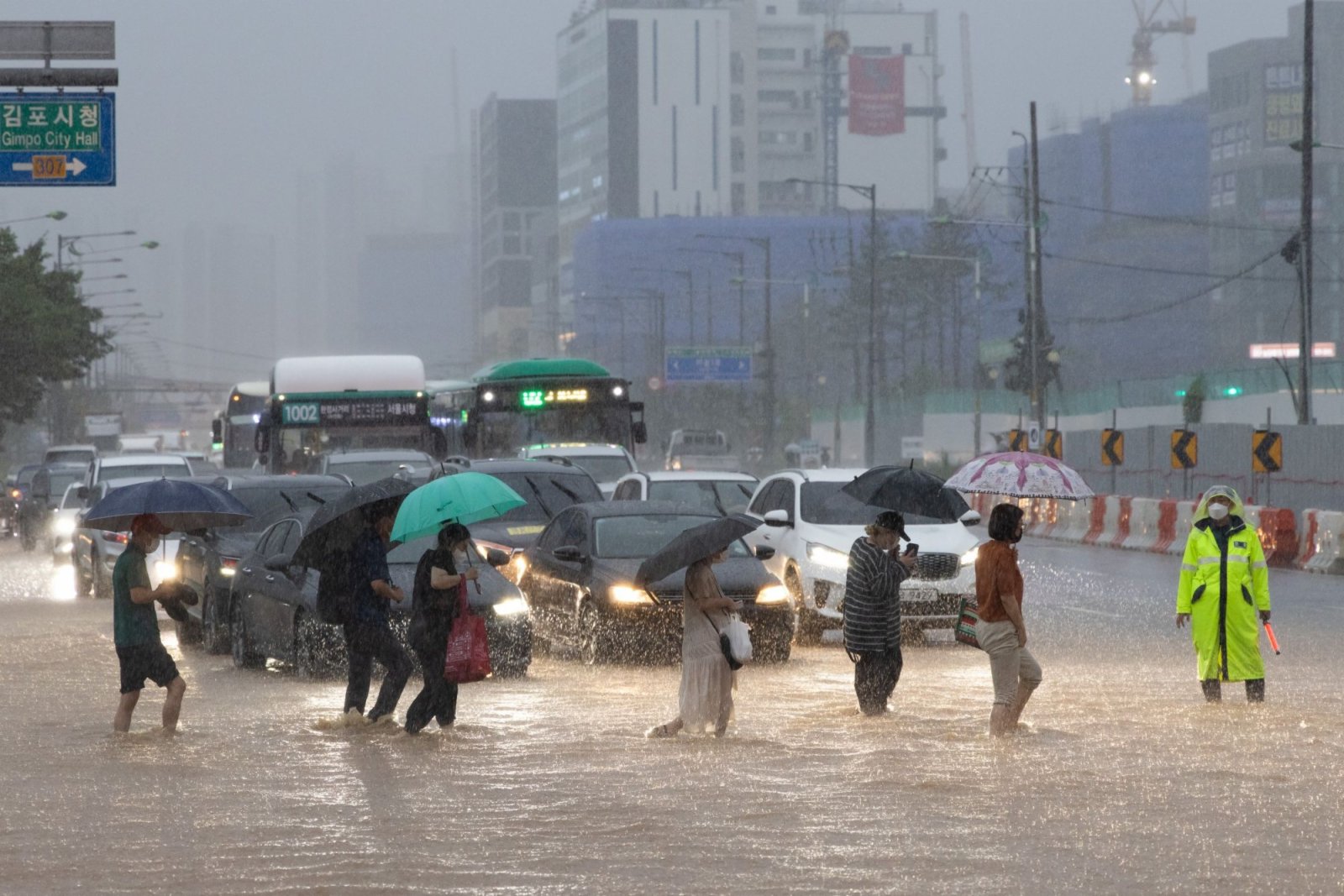 韓國暴雨已经致9人降生6人失蹤