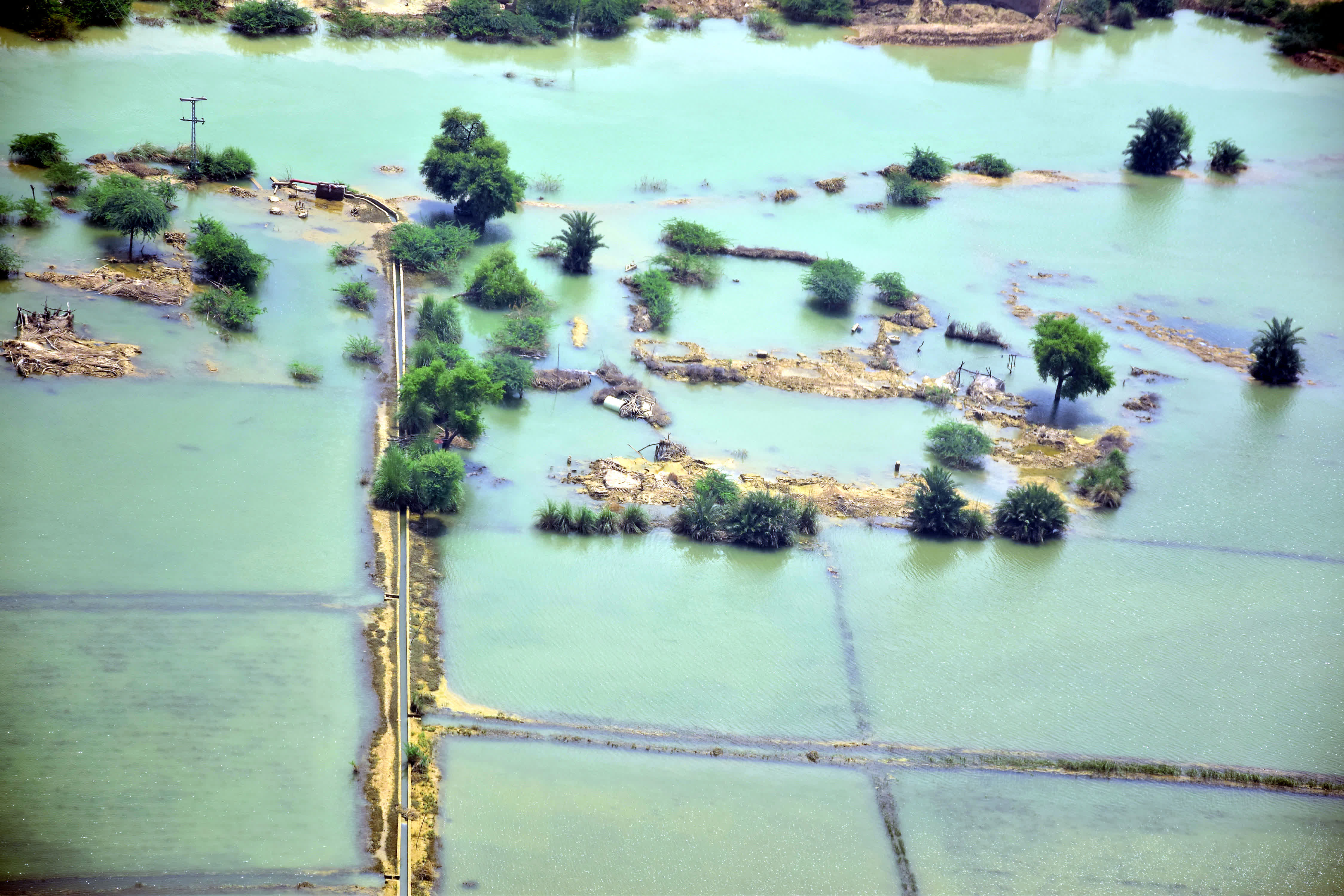這是9月3日在巴基斯坦俾路支省航拍的洪災現場。（新華社）
