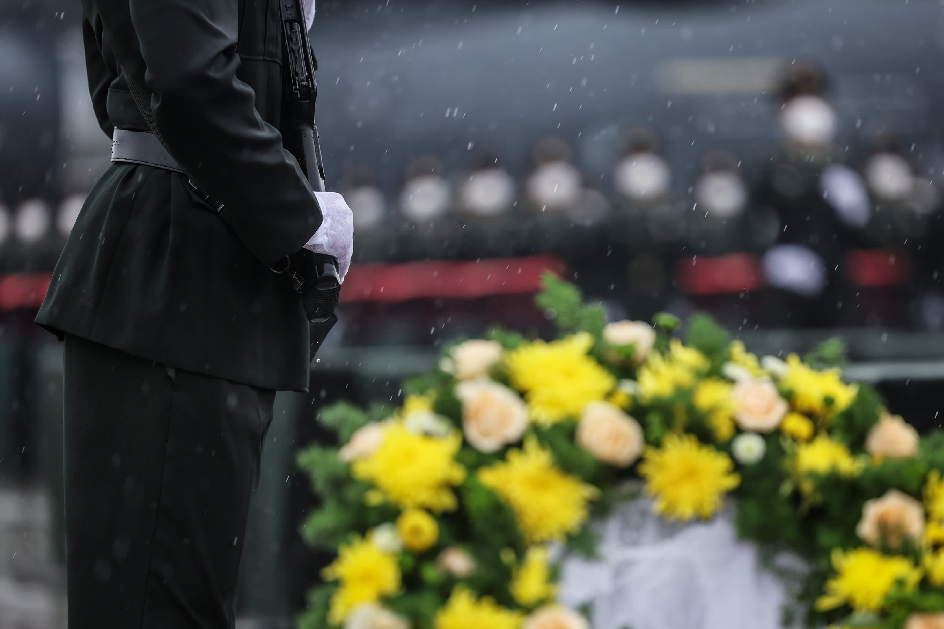 9月16日,士兵在瀋陽桃仙國際機場護衛。(新華社) 9月16日,士兵在瀋陽桃仙國際機場護衛。(新華社)