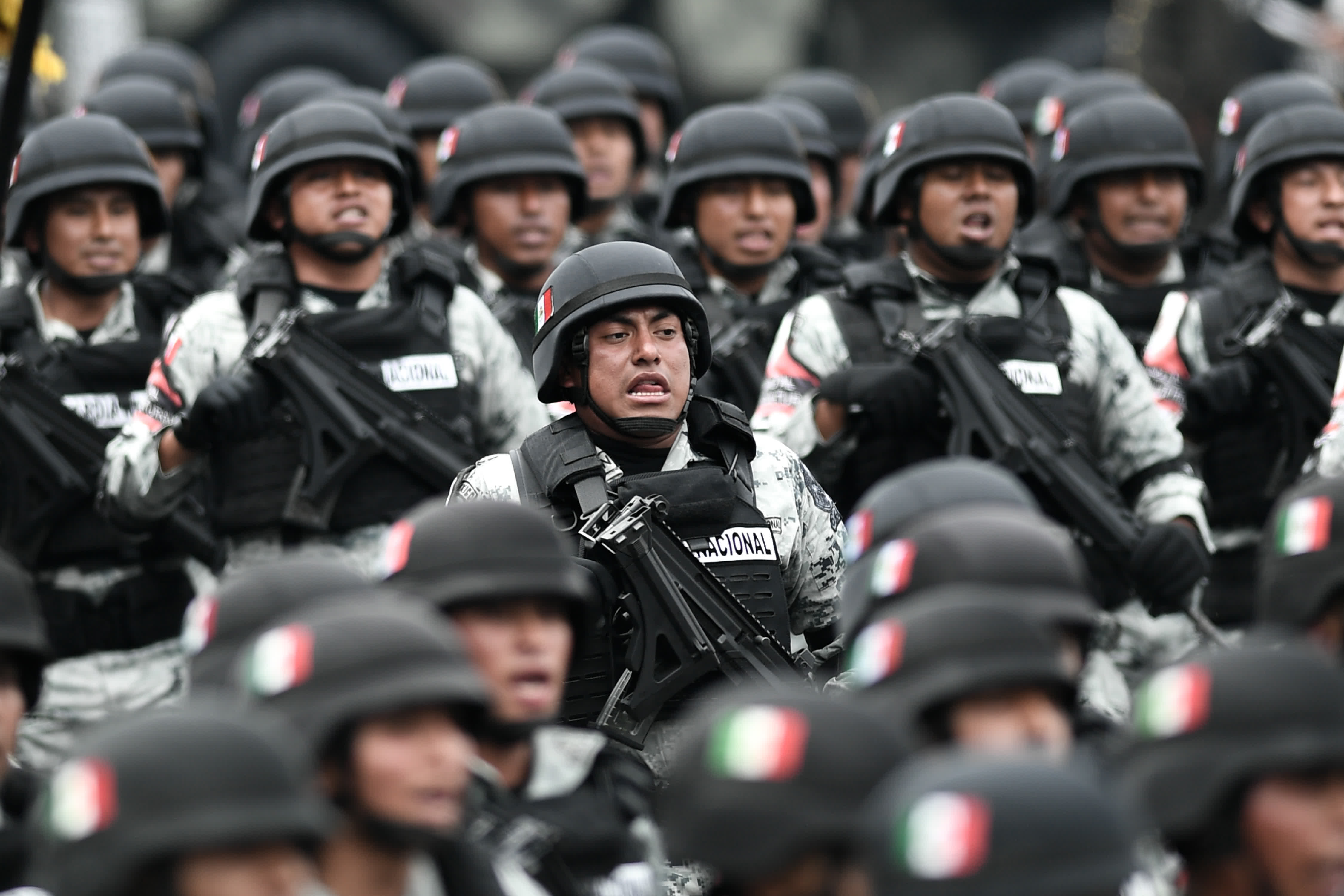 墨西哥國民警衛隊參加閱兵式。（新華社）