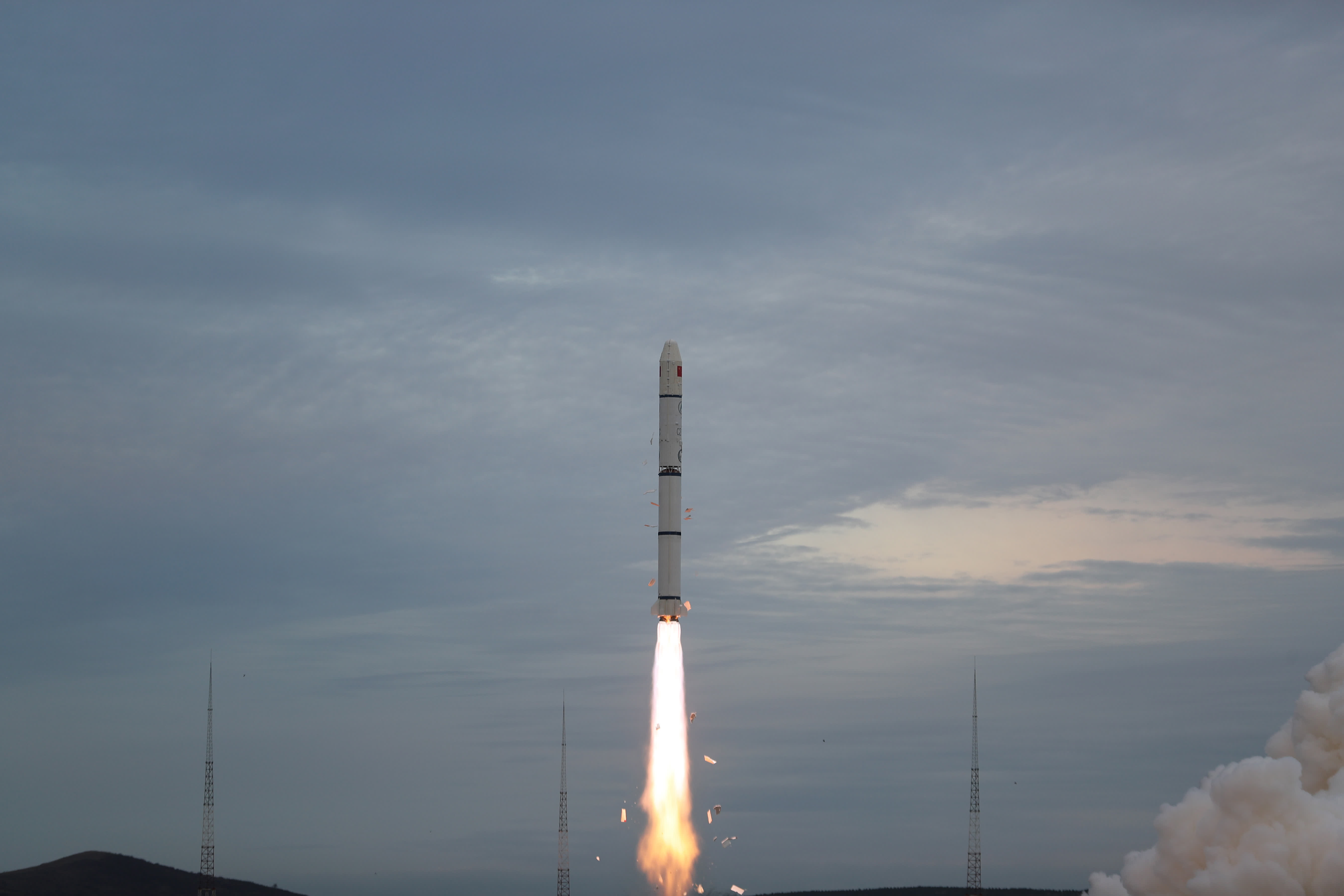 北京時間10月13日6時53分，我國在太原衛星發射中心使用長征二號丙運載火箭，成功將5米S-SAR 01星發射升空，衛星順利進入預定軌道，發射任務獲得圓滿成功。中新社