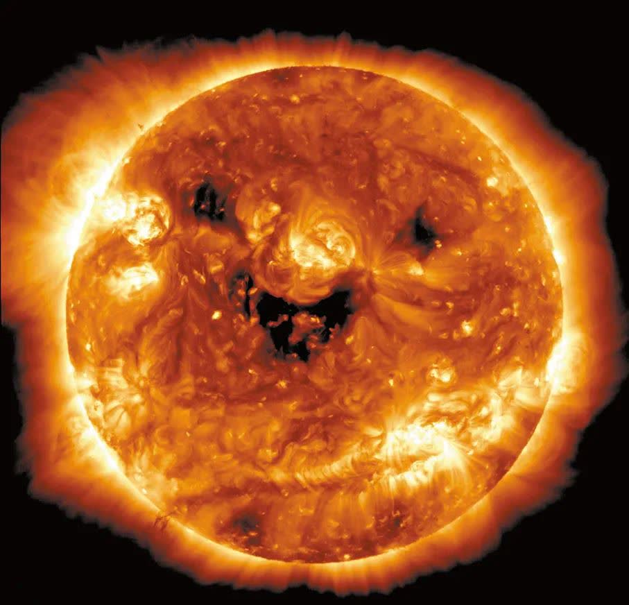 美媒：太陽露「微笑」象征着地磁暴或者襲擊地球
