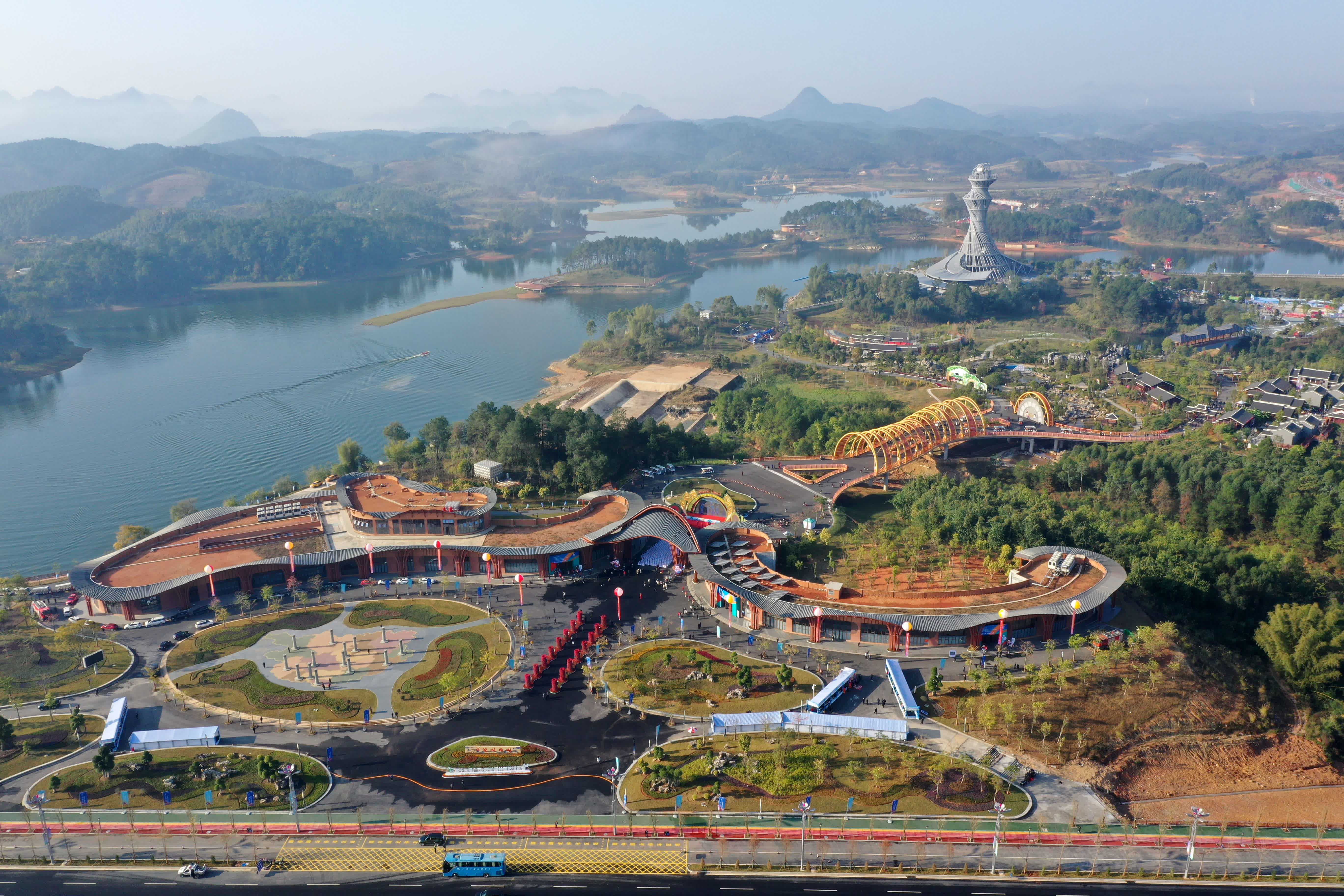 12月15日拍攝的廣西河池園博園景觀（無人機照片）。（新華社）