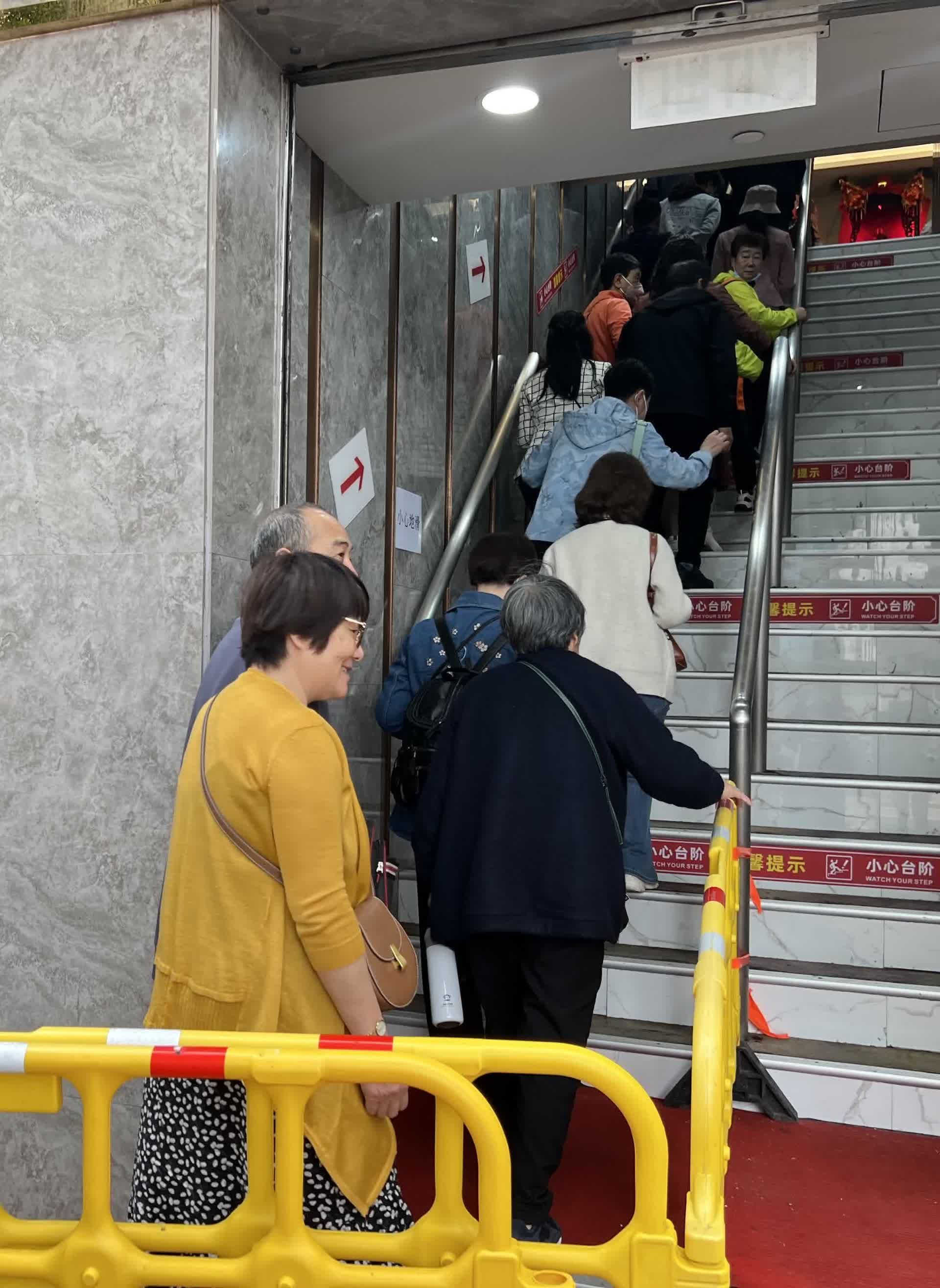 旅監局：食肆已落實分流措施　無旅遊團阻街