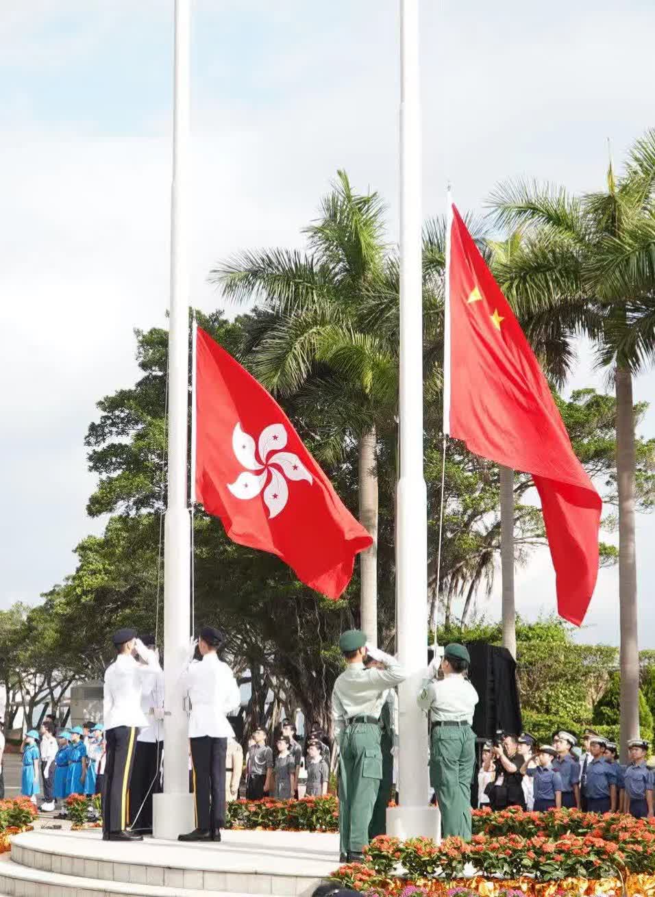 金紫荊廣場五四升旗禮　19制服團隊中式步操列隊