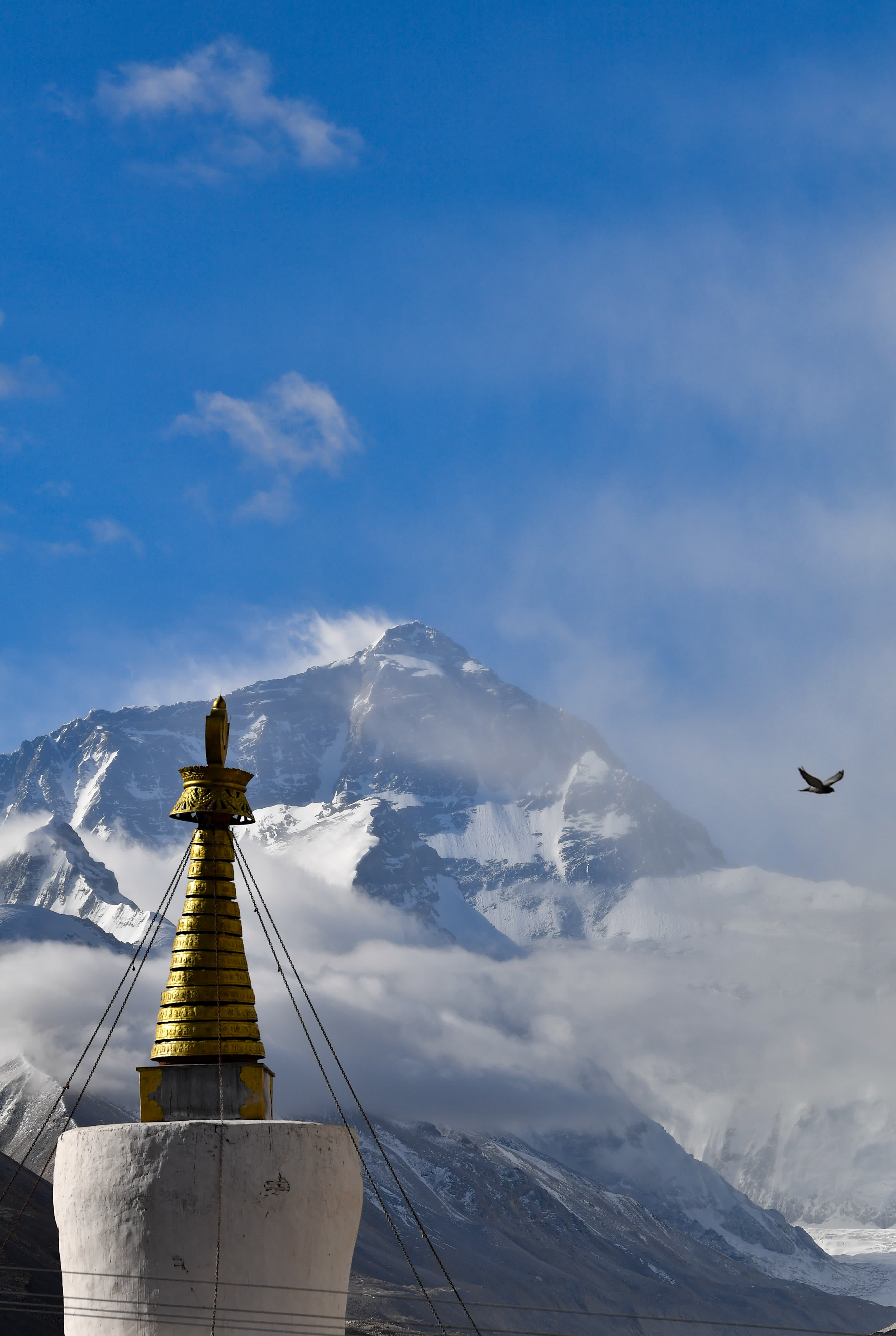 這是5月12日上午拍攝的珠穆朗瑪峰。（新華社）